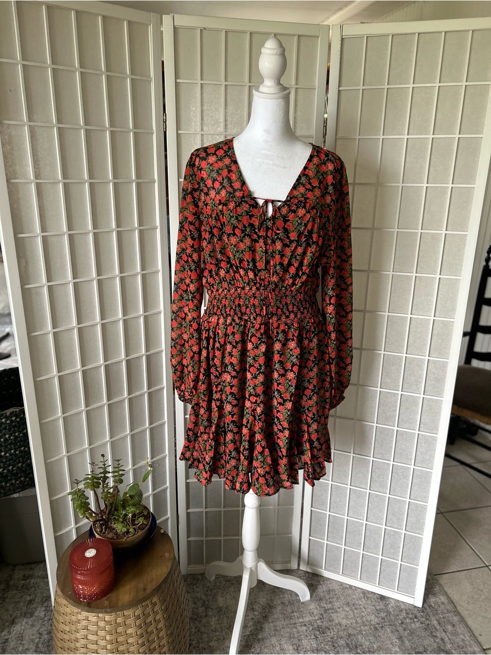 Red Floral Long-Sleeve Smocked Waist Mini Dress Size L